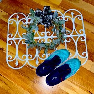 blue/ teal, tennishoes size:9